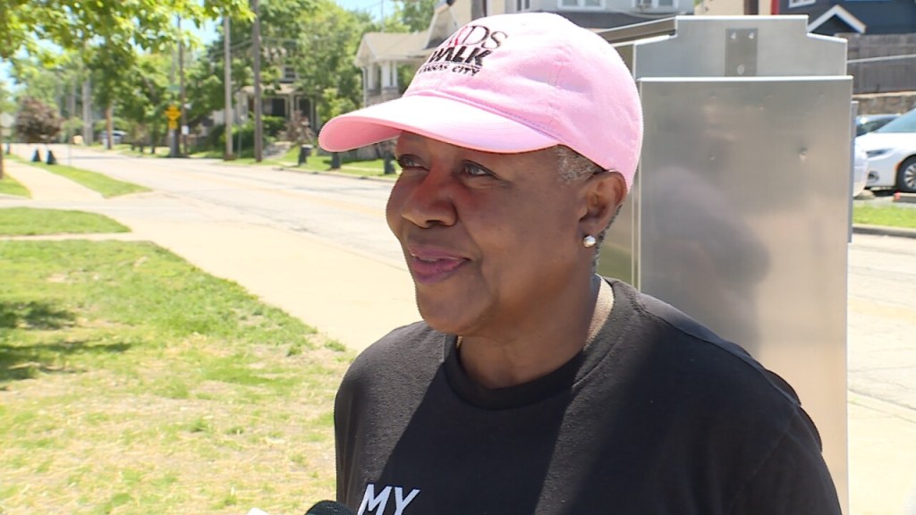 Neighbor Wanda Shafer says, “I just feel a sense of safety. When I crossed, it was a blessing to stand there and calmly wait and then cross the street.”